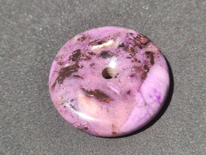 Sugilith Schutz Donut Edelstein Kristall Heilstein Rarität Selten Sammler Sugilit lila Anhänger rund Geschenk Mann Frau Er Sie Freund violet