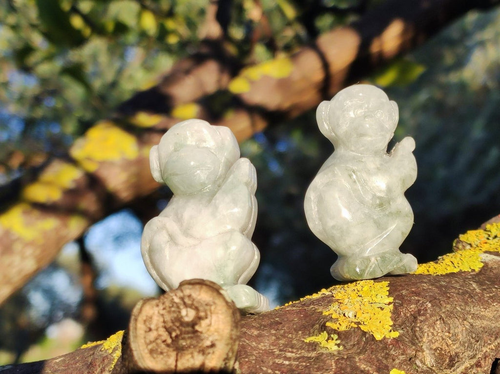 2x Burma Jade Äffchen - grün natürliche Jade Figur ~ Magisch Edelstein Deko Kristall Meditation Hippie GOA Boho Ethno Vintage Heilstein - Art of Nature Berlin