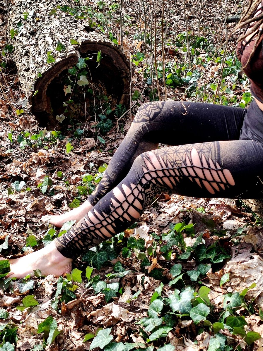 Cutout Batik Leggings Black Sacred Geometry Pattern Pixie Goa Hippi Bo –  Art of Nature Berlin