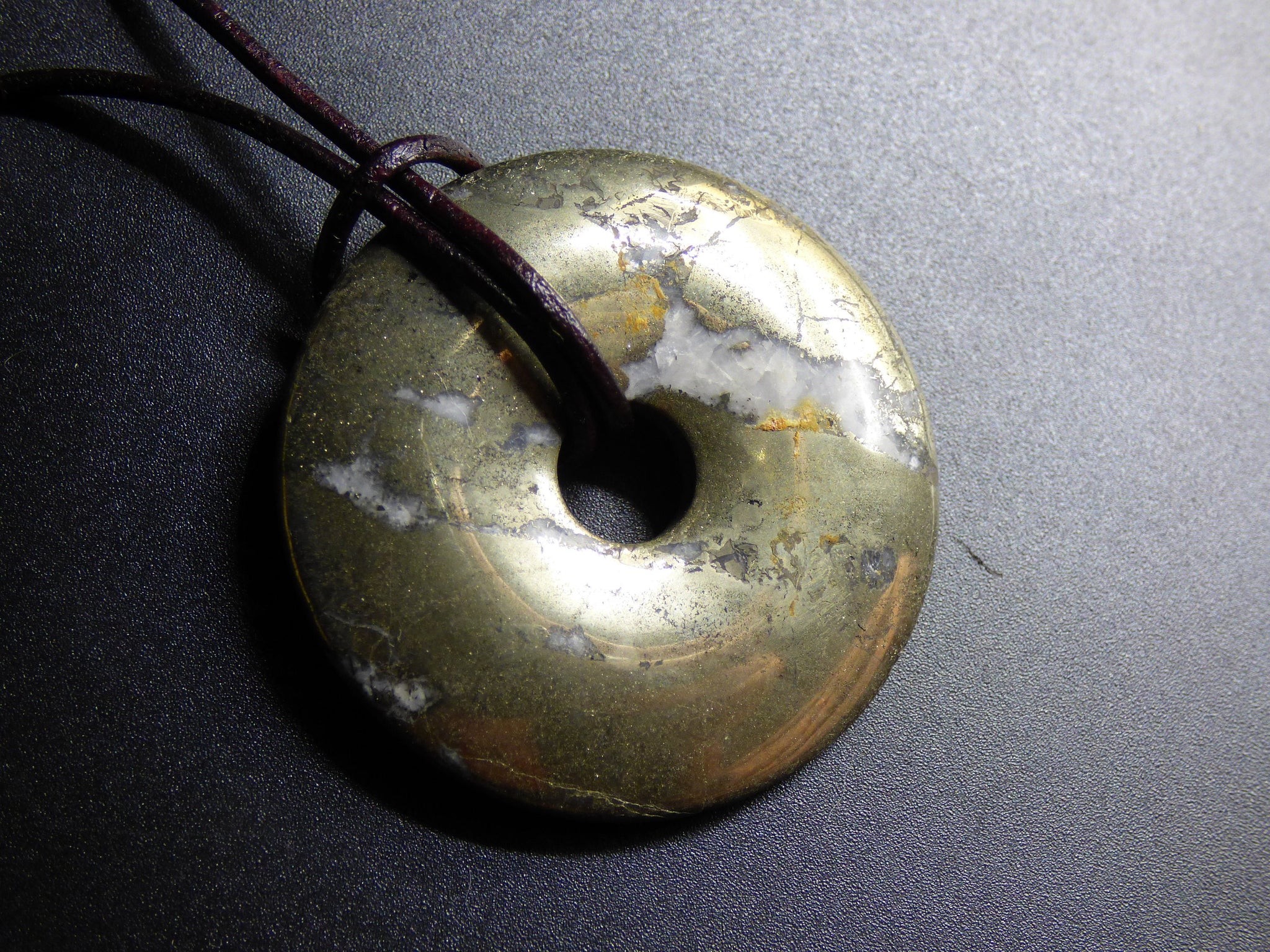 Pyrit Donut 30 / 40 mm  ~ Edelstein Kette ~HIPPIE ~GOA ~Boho ~Tibet ~Ethno ~Nature ~Donut ~Schutzsymbol ~Heilstein