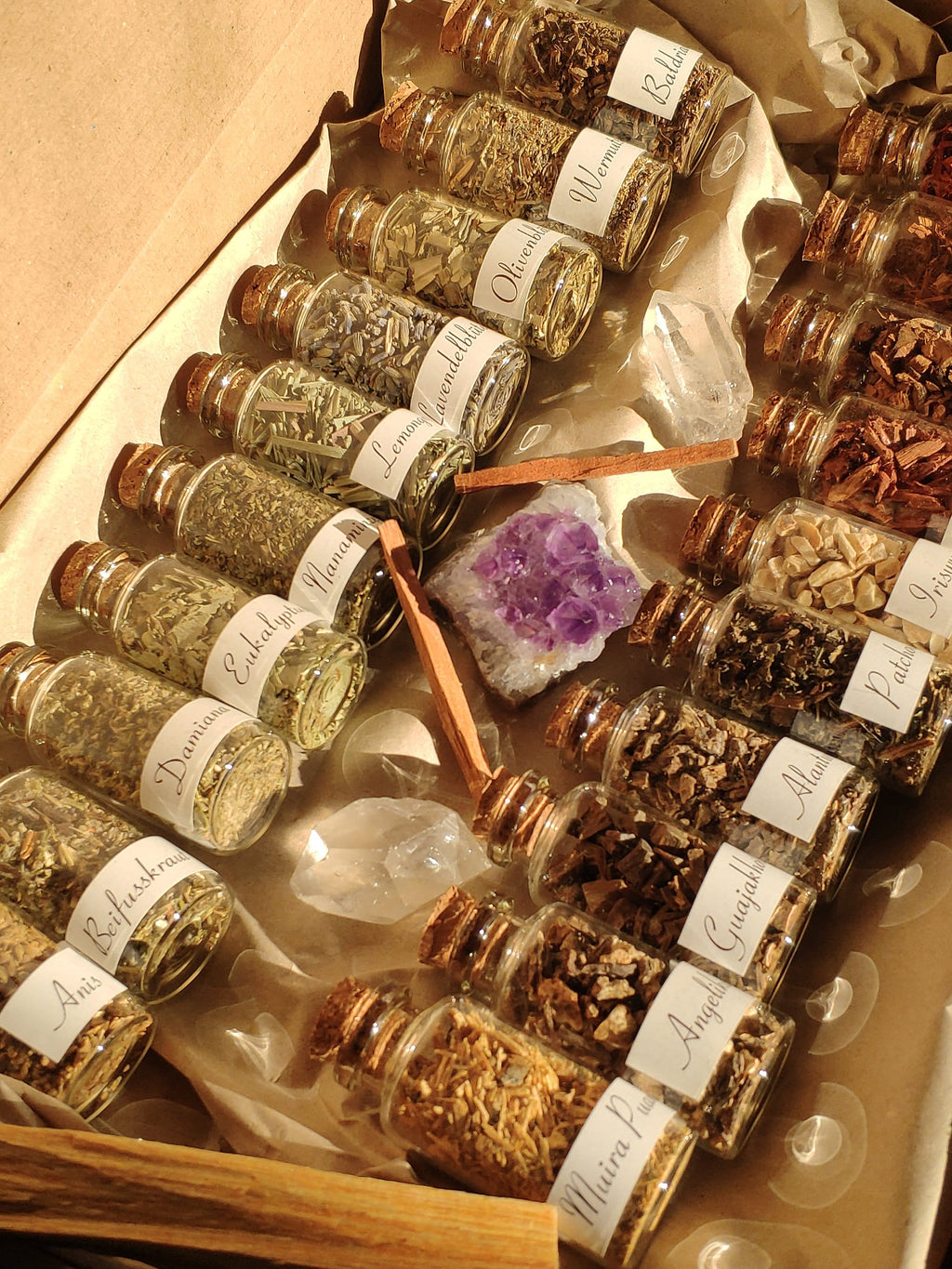 Incense from Around the World 40x Herbs Woods Resins Shamans Indian Witches Gift Set Sweet Smudge Incense Tranquility Protection Ritual Meditation