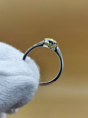 Peridot - Ring - 925 Silber Größe 17 (54) - Edelstein Heilstein Edel Energie Kraft Schmuck Hochwertig