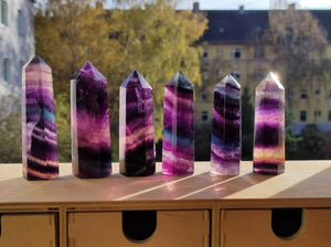 Rainbow Fluorit ~ Kristall Point ~ Magische Edelstein Deko ~Massagestab ~Crystal  ~HIPPIE ~GOA ~Ethno ~Heilstein ~Naturschatz Regenbogen
