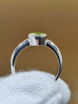 Peridot - Ring - 925 Silber Größe 17 (53) - Edelstein Heilstein Edel Energie Kraft Schmuck Hochwertig