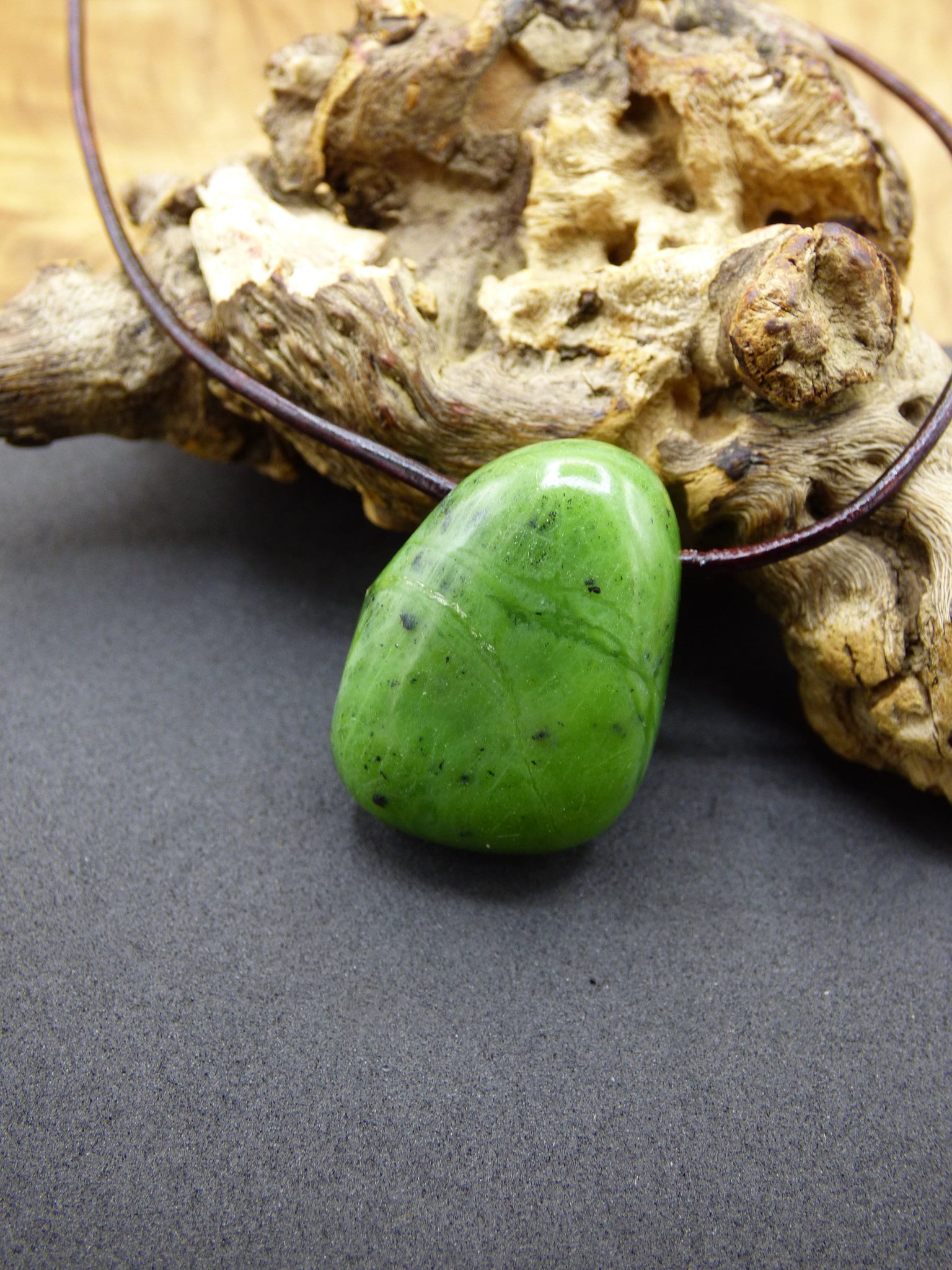 Kanada Jade ~ Edelstein Kette HIPPIE GOA Boho Ethno Natur Heilstein Rarität Kristalle Schmuck Anhänger Natur Stein Geschenk grün