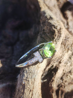 Peridot Ring - 925 Silber verstellbare Größe Edelstein Heilstein grün Edel Energie Kraft Schmuck Hochwertig Rarität Geschenk Frau Freundin