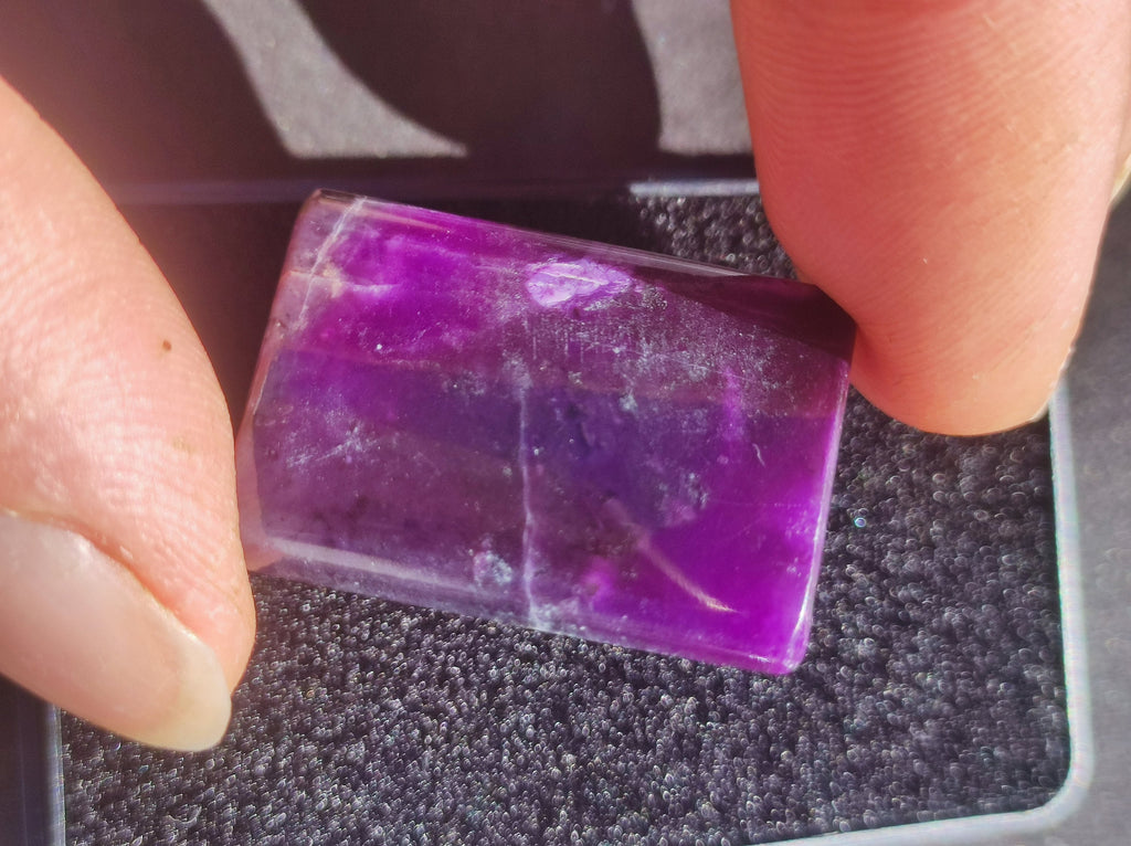 AAA Sugilite 100% Natural GEL Sugilite Cabochon Collectible Mineral High Quality Noble Investment Investment Healing Stone Rarity Unique
